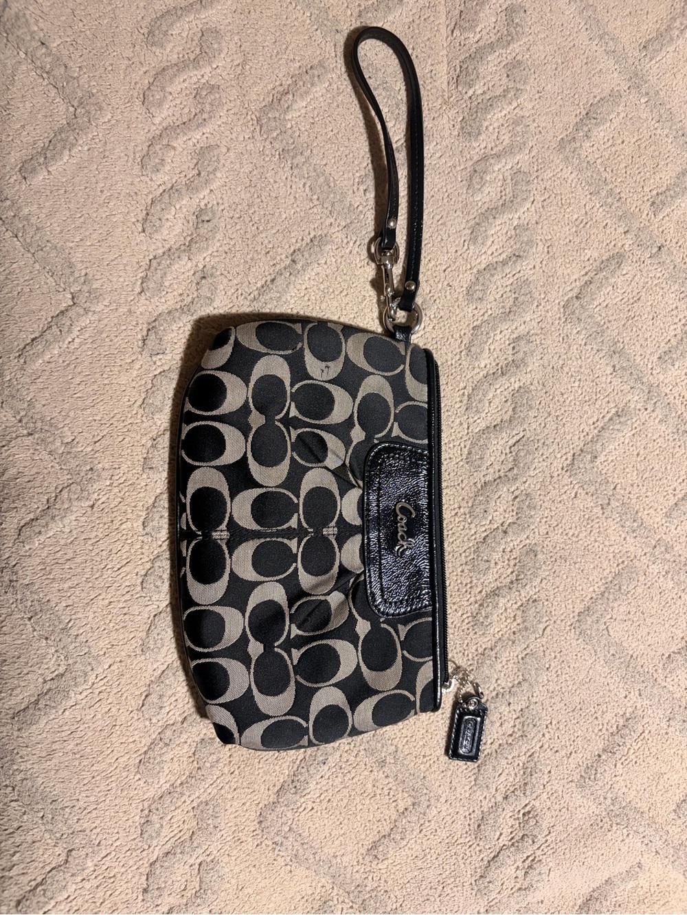 Coach Signature Black/Gray Wristlet